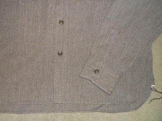 BR26082−138(BROWN)